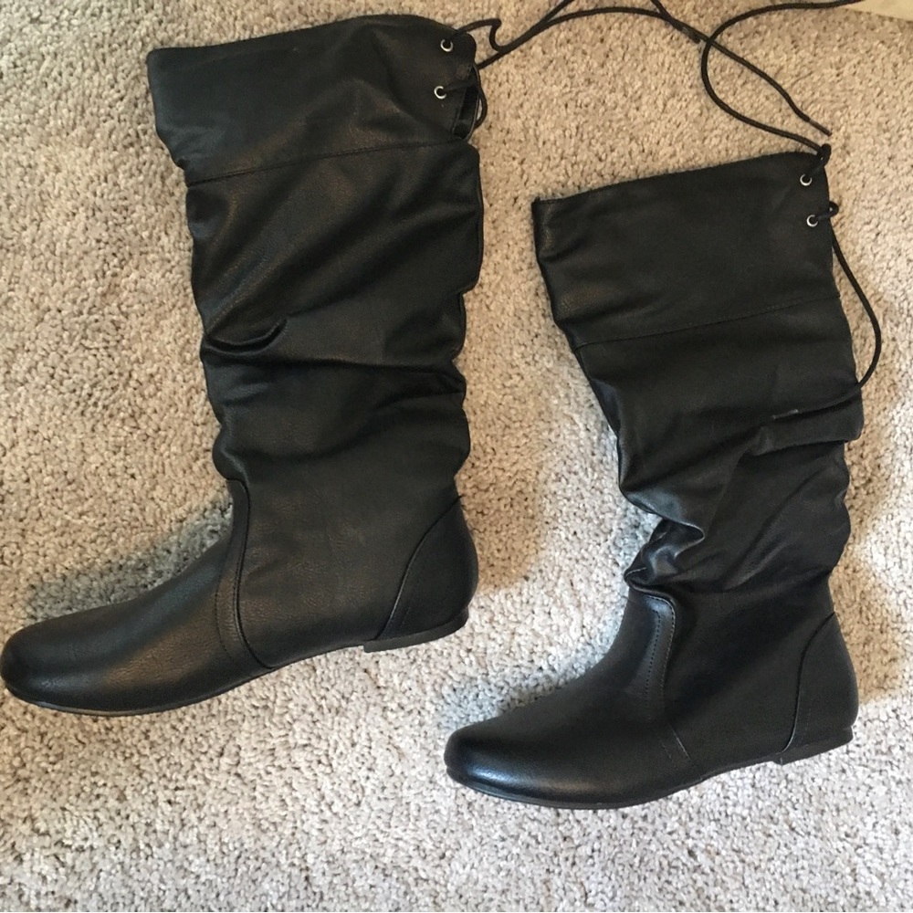 Black leather boots size 6